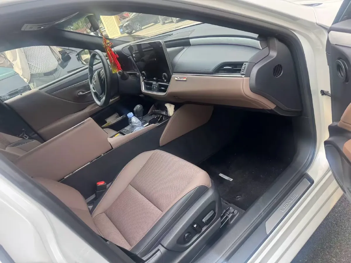 2025 Lexus ES 2.0L 173HP L4 CVT,autocango,china used car exporter,china ev exporter,chinese used car exporter,chinese used ev exporter