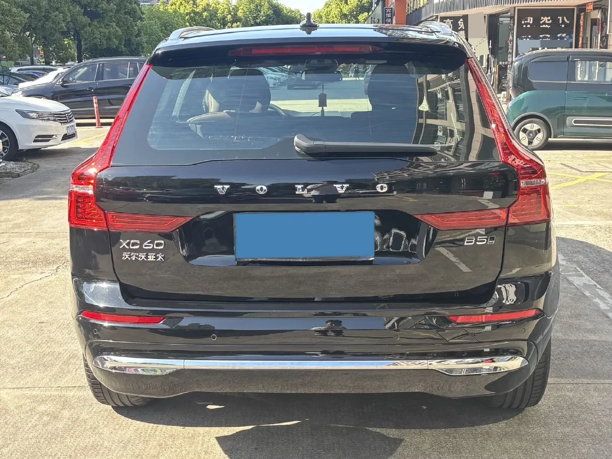 2024 Volvo XC60 2.0T 250HP L4 8AT,autocango,china used car exporter,china ev exporter,chinese used car exporter,chinese used ev exporter