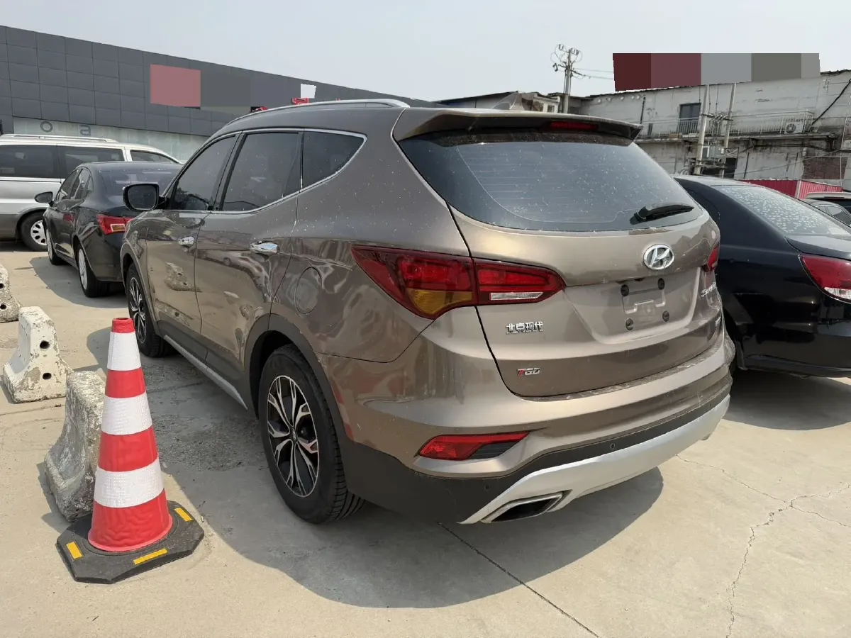 2017 Hyundai Santafe 2.0T 245HP L4 6AT,autocango,china used car exporter,china ev exporter,chinese used car exporter,chinese used ev exporter