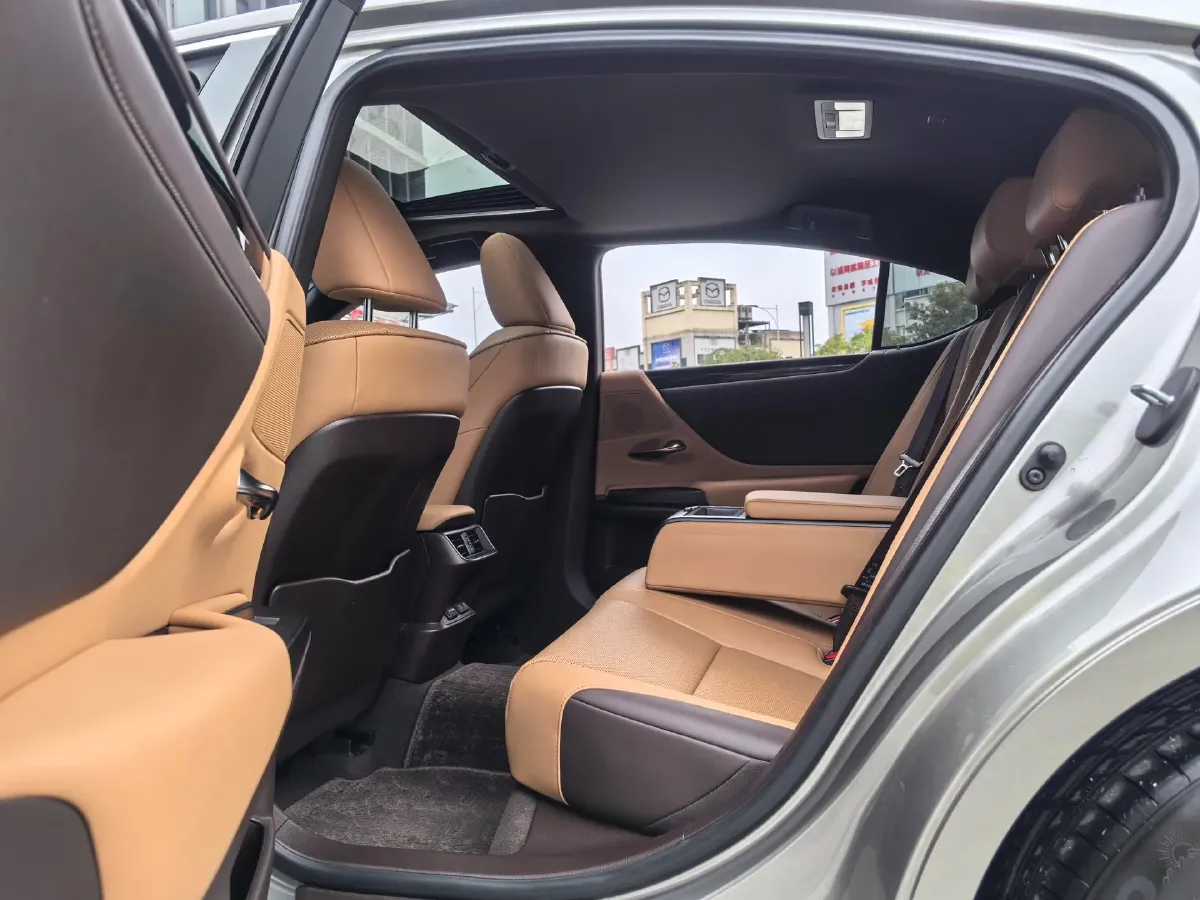 2020 Lexus ES 2.0L 173HP L4 CVT,autocango,china used car exporter,china ev exporter,chinese used car exporter,chinese used ev exporter