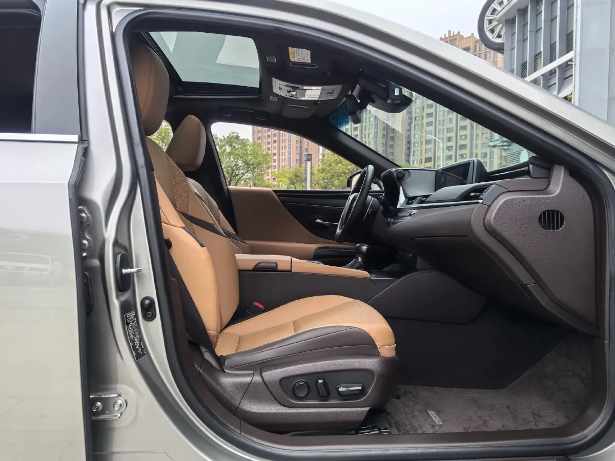 2020 Lexus ES 2.0L 173HP L4 CVT,autocango,china used car exporter,china ev exporter,chinese used car exporter,chinese used ev exporter