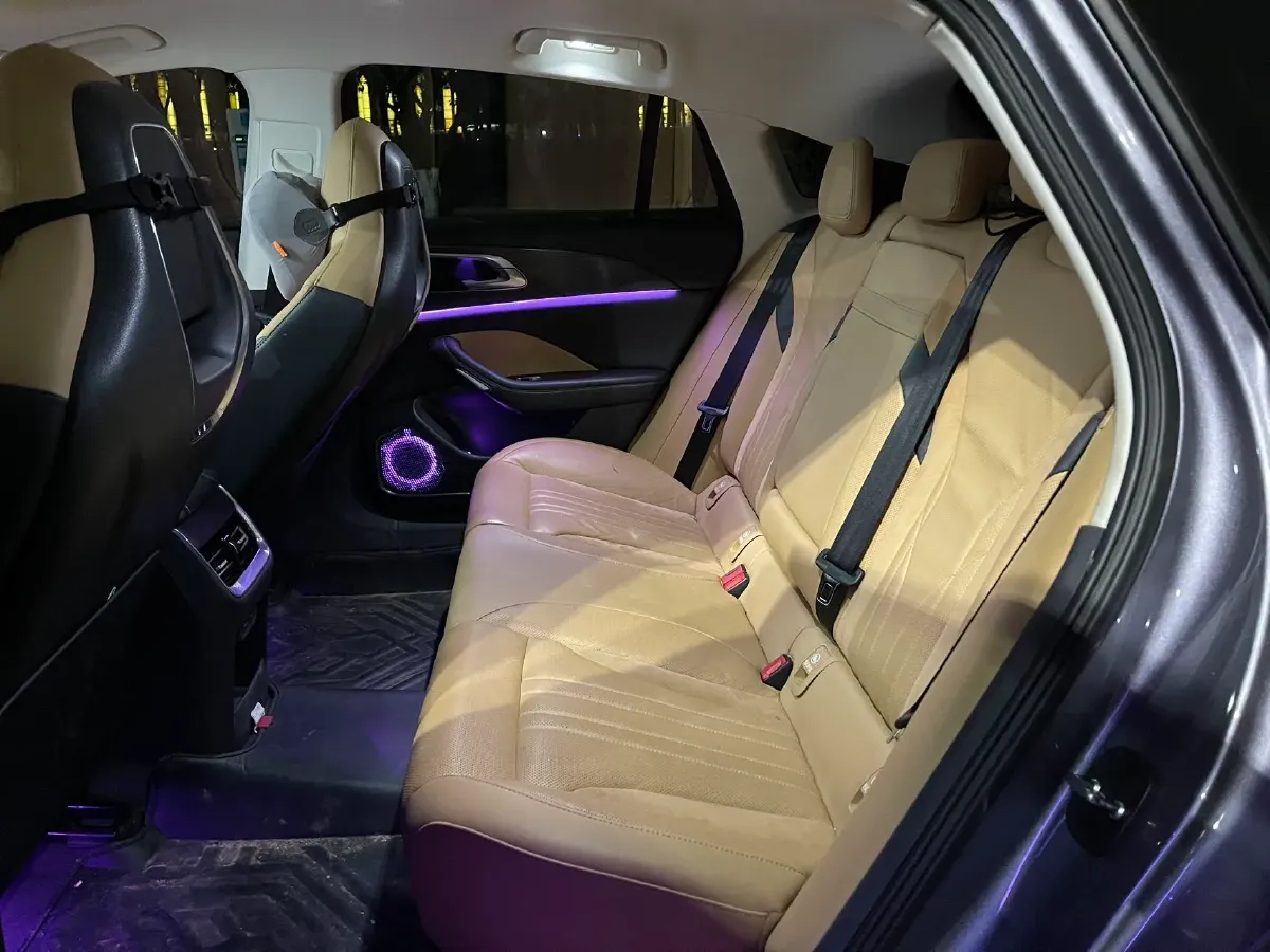 2023 HongQi H6 2.0T 252HP L4 8AT,autocango,china used car exporter,china ev exporter,chinese used car exporter,chinese used ev exporter