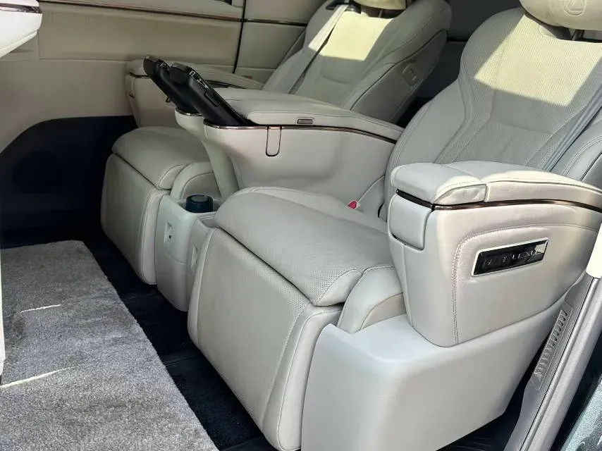 2023 Lexus LM 2.5L 190HP L4 E-CVT Hybrid,autocango,china used car exporter,china ev exporter,chinese used car exporter,chinese used ev exporter