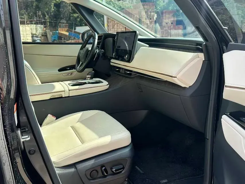 2023 Lexus LM 2.5L 190HP L4 E-CVT Hybrid,autocango,china used car exporter,china ev exporter,chinese used car exporter,chinese used ev exporter