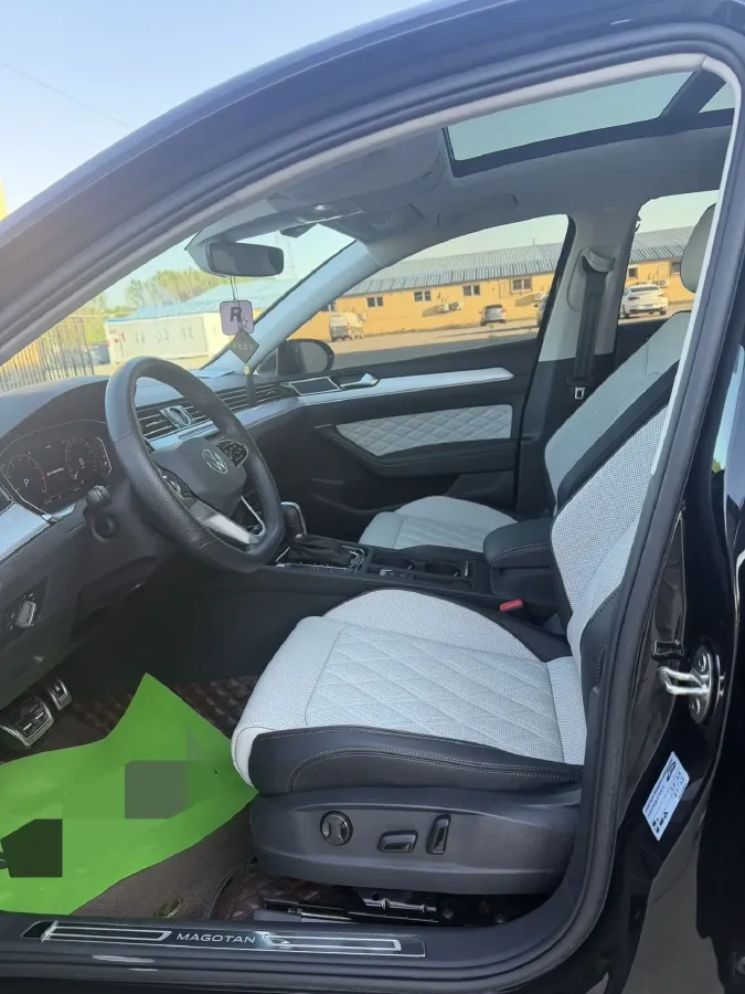 2023 Volkswagen Magotan 2.0T 186HP L4 7DCT,autocango,china used car exporter,china ev exporter,chinese used car exporter,chinese used ev exporter
