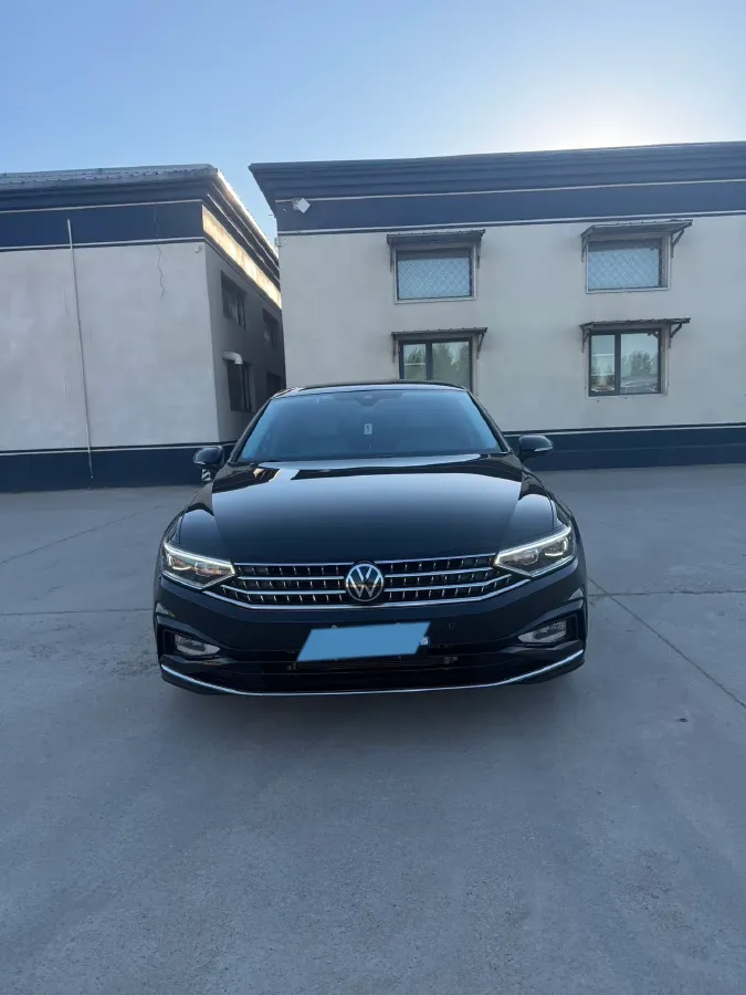 2023 Volkswagen Magotan 2.0T 186HP L4 7DCT,autocango,china used car exporter,china ev exporter,chinese used car exporter,chinese used ev exporter