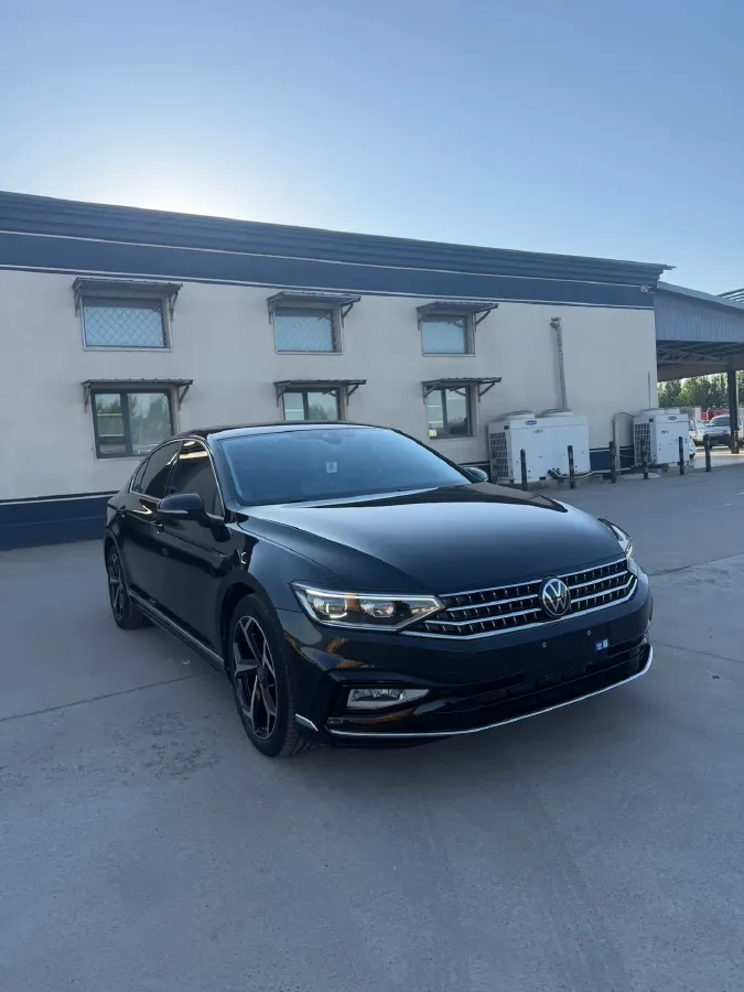 2023 Volkswagen Magotan 2.0T 186HP L4 7DCT,autocango,china used car exporter,china ev exporter,chinese used car exporter,chinese used ev exporter