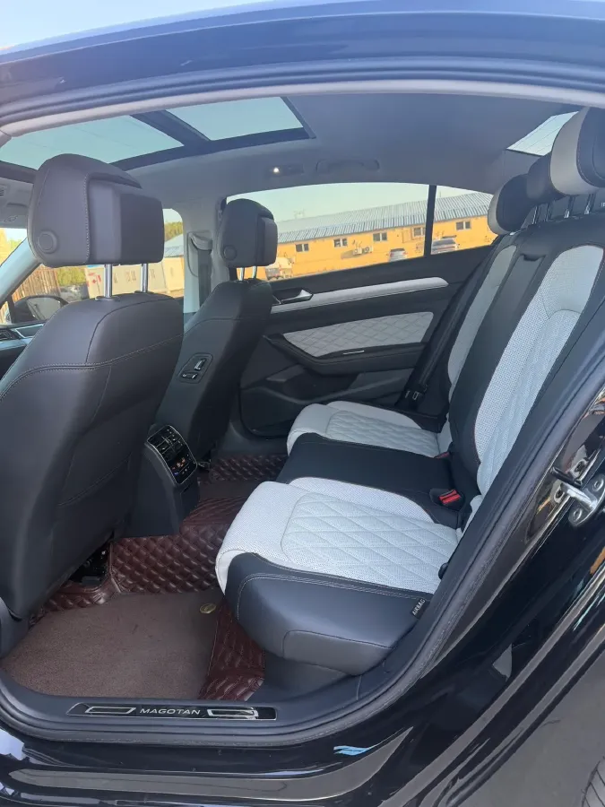 2023 Volkswagen Magotan 2.0T 186HP L4 7DCT,autocango,china used car exporter,china ev exporter,chinese used car exporter,chinese used ev exporter