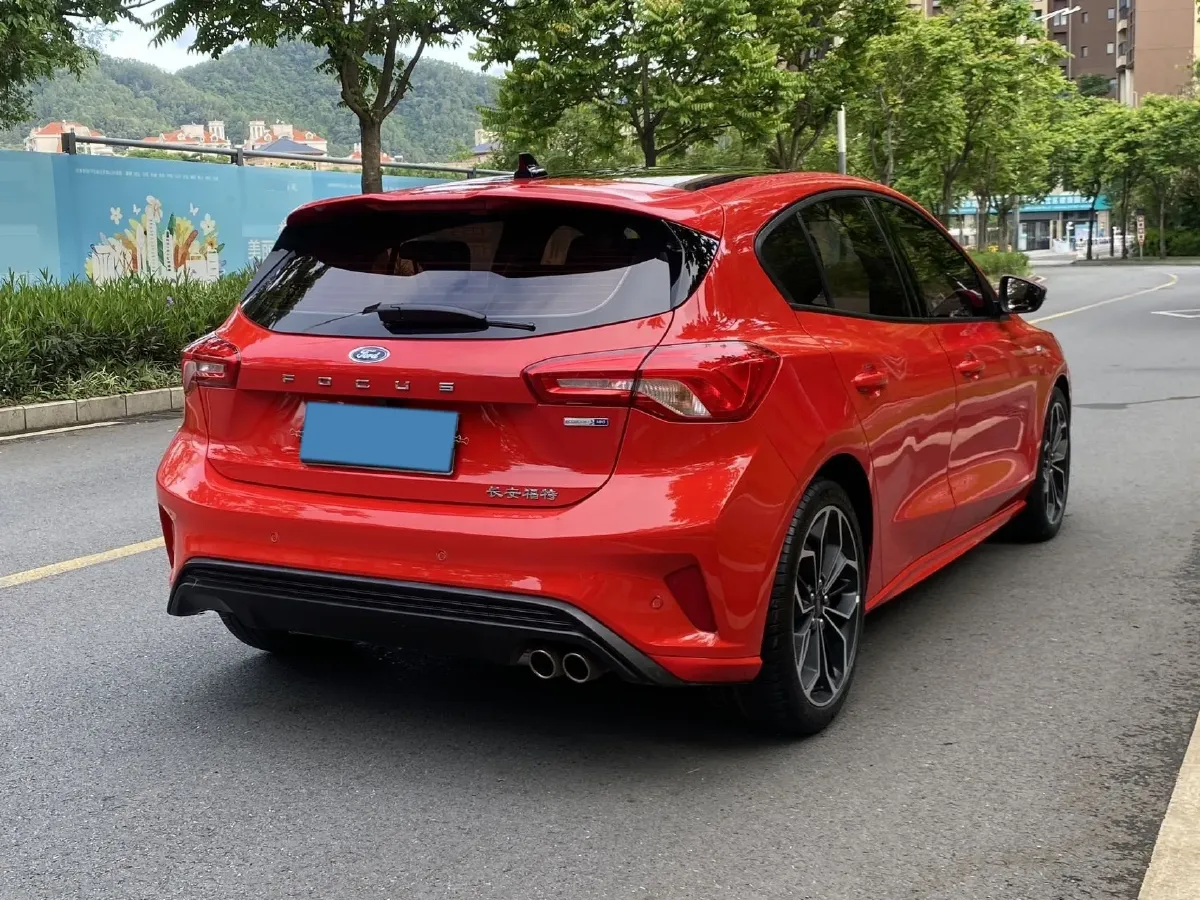 2020 Ford Focus 1.5T 174HP L3 8AT,autocango,china used car exporter,china ev exporter,chinese used car exporter,chinese used ev exporter