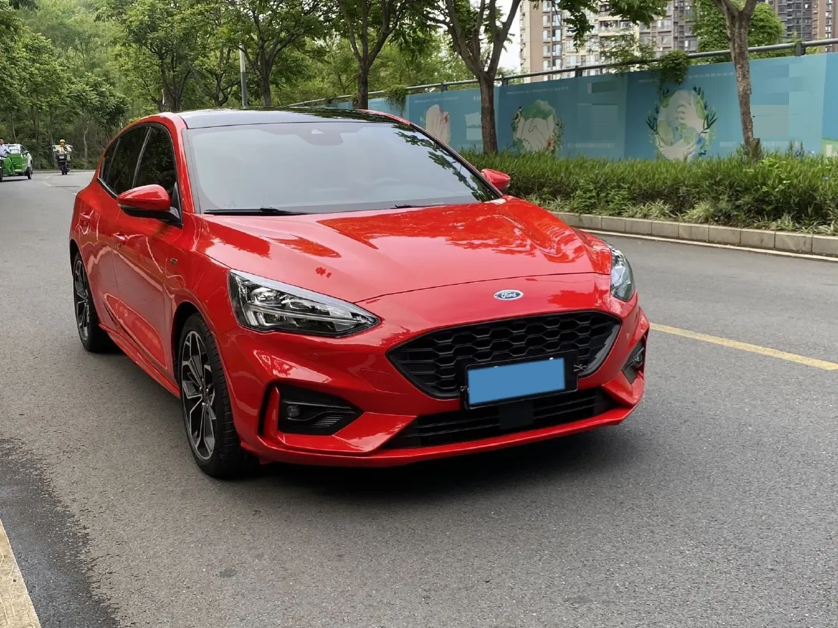 2020 Ford Focus 1.5T 174HP L3 8AT,autocango,china used car exporter,china ev exporter,chinese used car exporter,chinese used ev exporter