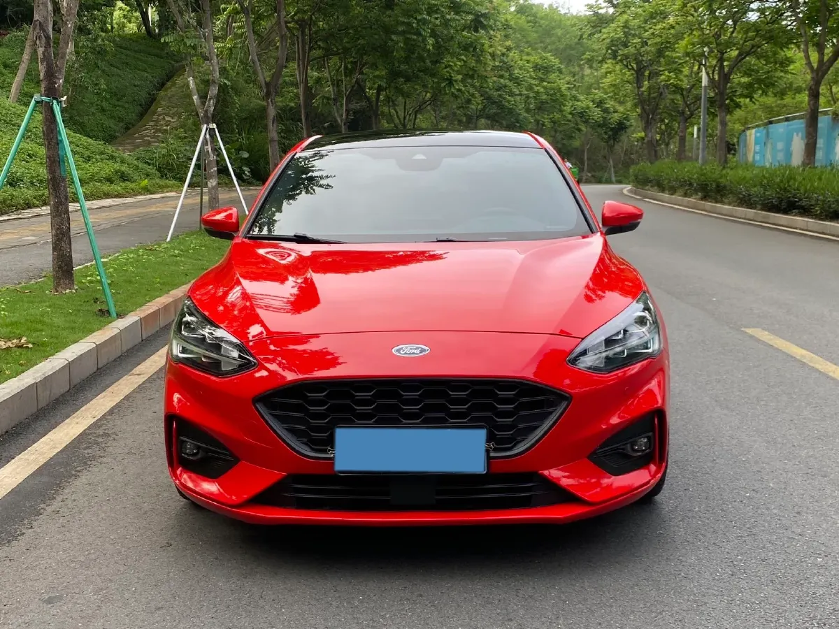2020 Ford Focus 1.5T 174HP L3 8AT,autocango,china used car exporter,china ev exporter,chinese used car exporter,chinese used ev exporter