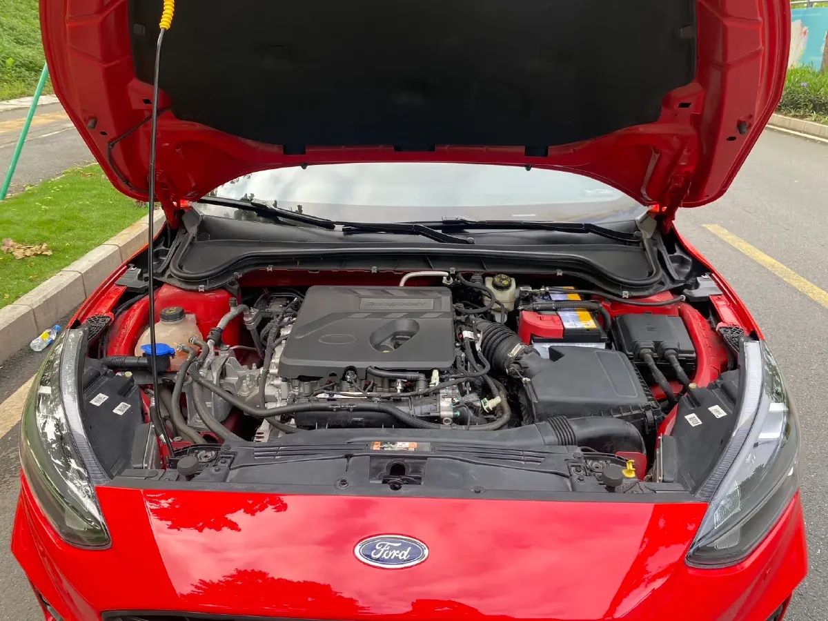2020 Ford Focus 1.5T 174HP L3 8AT,autocango,china used car exporter,china ev exporter,chinese used car exporter,chinese used ev exporter