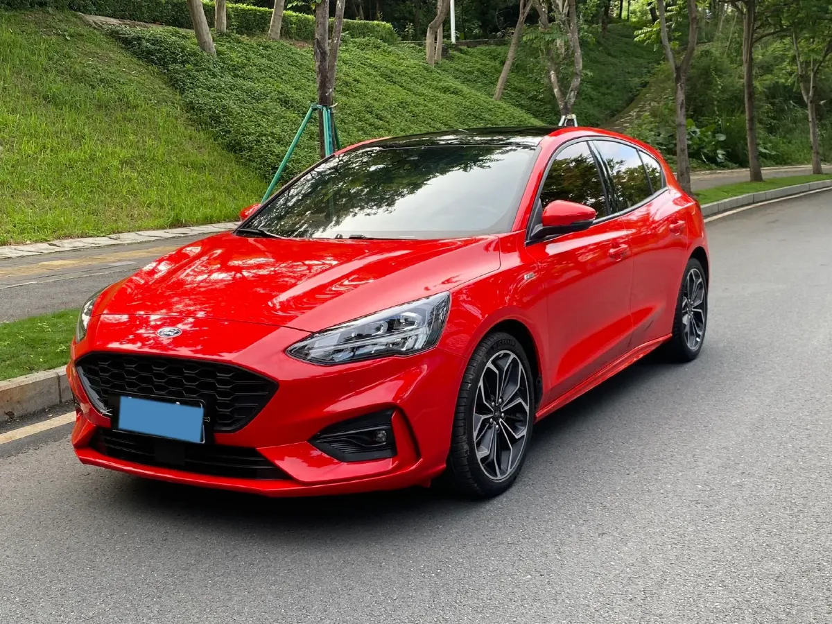 2020 Ford Focus 1.5T 174HP L3 8AT,autocango,china used car exporter,china ev exporter,chinese used car exporter,chinese used ev exporter