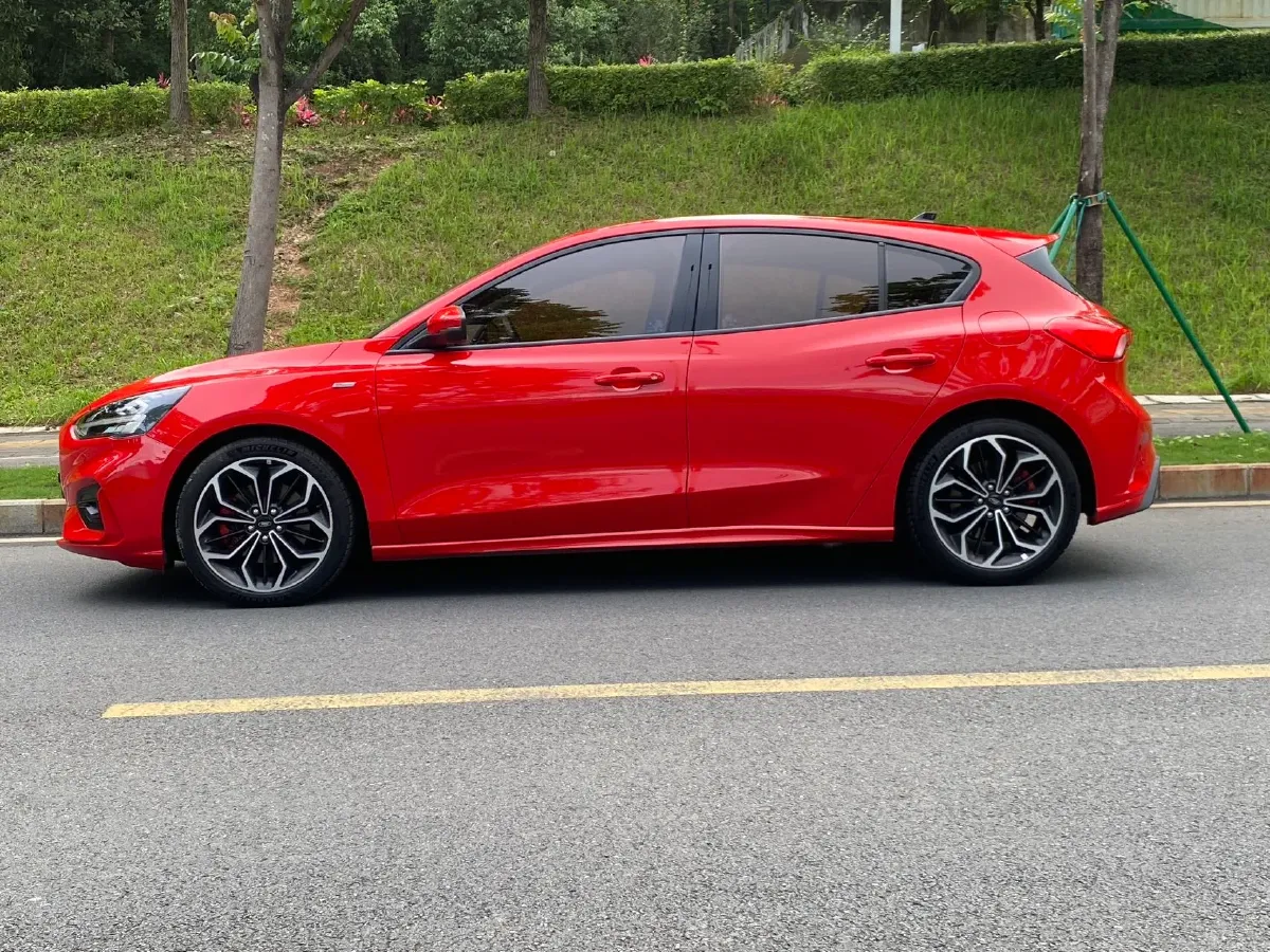 2020 Ford Focus 1.5T 174HP L3 8AT,autocango,china used car exporter,china ev exporter,chinese used car exporter,chinese used ev exporter