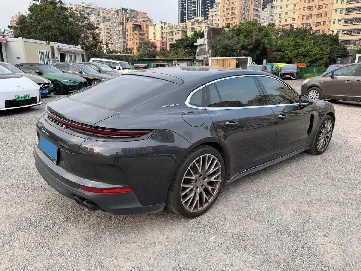 2024 Porsche Macan 2.9T 441HP V6 7DCT,autocango,china used car exporter,china ev exporter,chinese used car exporter,chinese used ev exporter