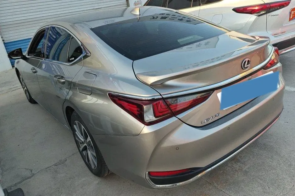 2020 Lexus ES 2.5L 178HP L4 E-CVT Hybrid,autocango,china used car exporter,china ev exporter,chinese used car exporter,chinese used ev exporter