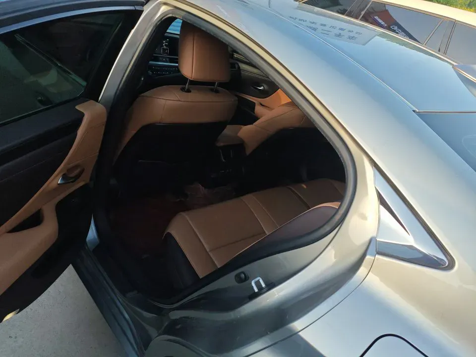 2020 Lexus ES 2.5L 178HP L4 E-CVT Hybrid,autocango,china used car exporter,china ev exporter,chinese used car exporter,chinese used ev exporter