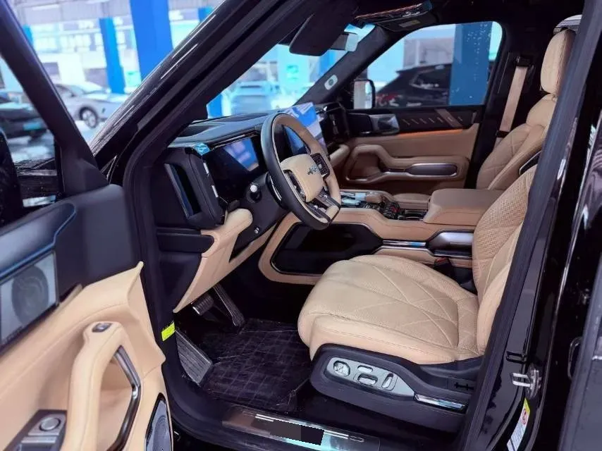 2025 FangChengBao Bao 8 2.0T 245HP L4 E-CVT PHEV 36.8KWH,autocango,china used car exporter,china ev exporter,chinese used car exporter,chinese used ev exporter