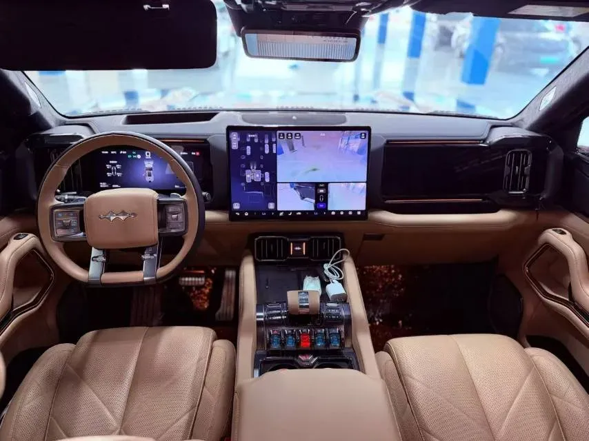 2025 FangChengBao Bao 8 2.0T 245HP L4 E-CVT PHEV 36.8KWH,autocango,china used car exporter,china ev exporter,chinese used car exporter,chinese used ev exporter