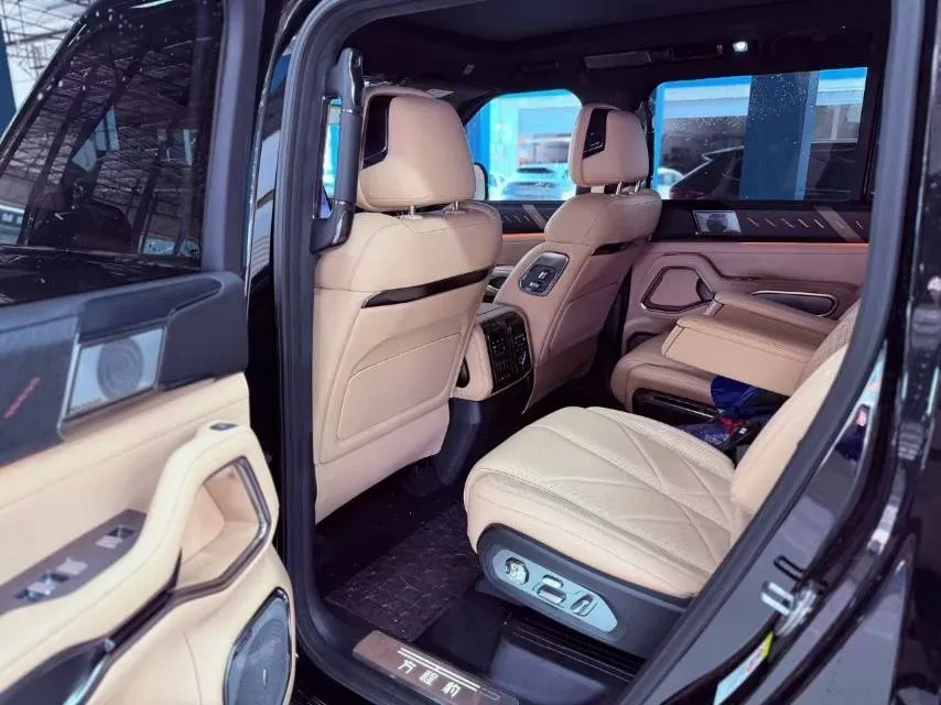 2025 FangChengBao Bao 8 2.0T 245HP L4 E-CVT PHEV 36.8KWH,autocango,china used car exporter,china ev exporter,chinese used car exporter,chinese used ev exporter
