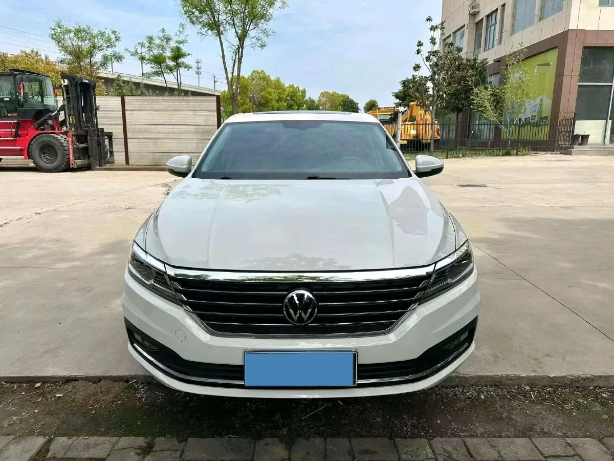 2022 Bestune B70 2.0T 224HP L4 6AT,autocango,china used car exporter,china ev exporter,chinese used car exporter,chinese used ev exporter