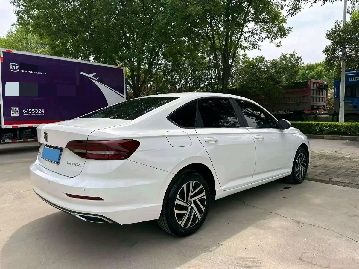 2022 Bestune B70 2.0T 224HP L4 6AT,autocango,china used car exporter,china ev exporter,chinese used car exporter,chinese used ev exporter