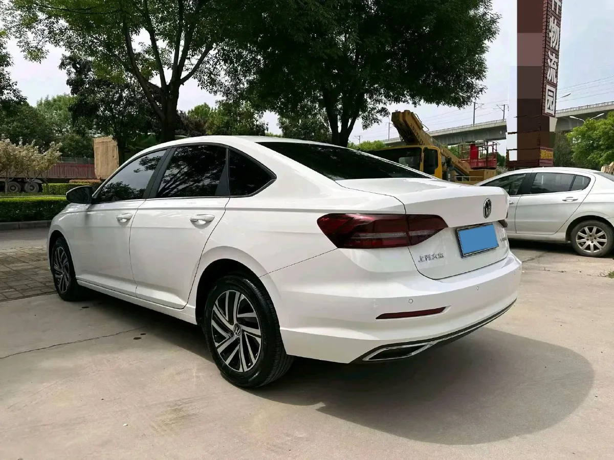 2022 Bestune B70 2.0T 224HP L4 6AT,autocango,china used car exporter,china ev exporter,chinese used car exporter,chinese used ev exporter