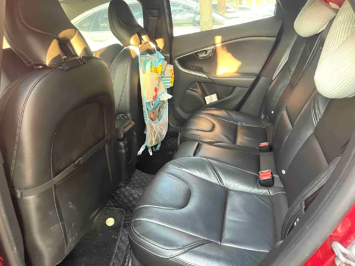 2018 Volvo V40 1.5T 152HP L4 6AT,autocango,china used car exporter,china ev exporter,chinese used car exporter,chinese used ev exporter