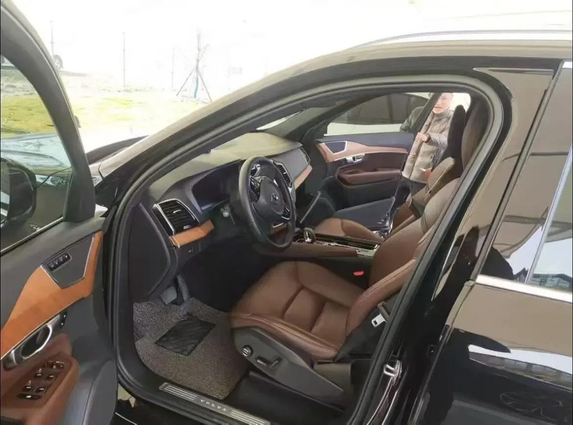 2023 Volvo XC90 2.0T 299HP L4 8AT,autocango,china used car exporter,china ev exporter,chinese used car exporter,chinese used ev exporter