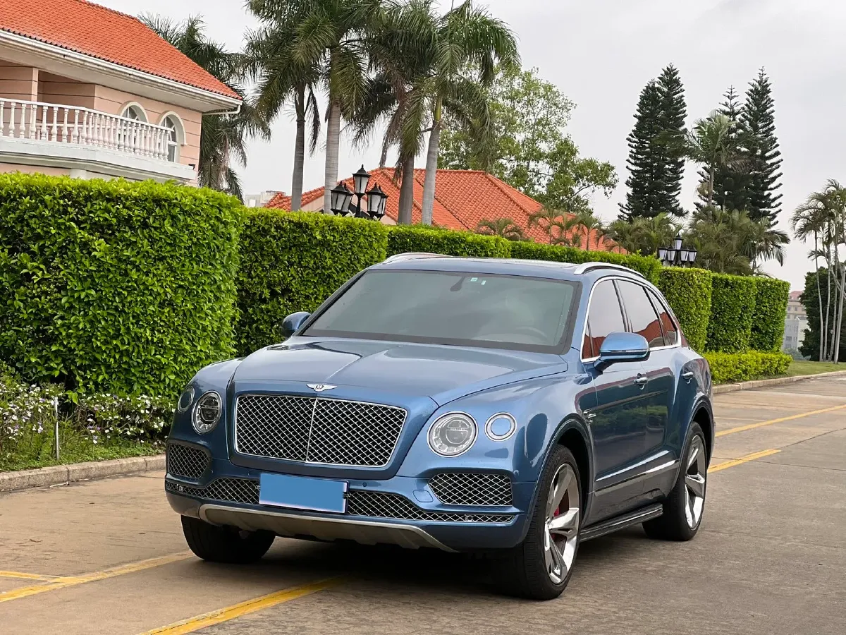 2018 Bentley Bentayga 4.0T 550HP V8 8AT,autocango,china used car exporter,china ev exporter,chinese used car exporter,chinese used ev exporter