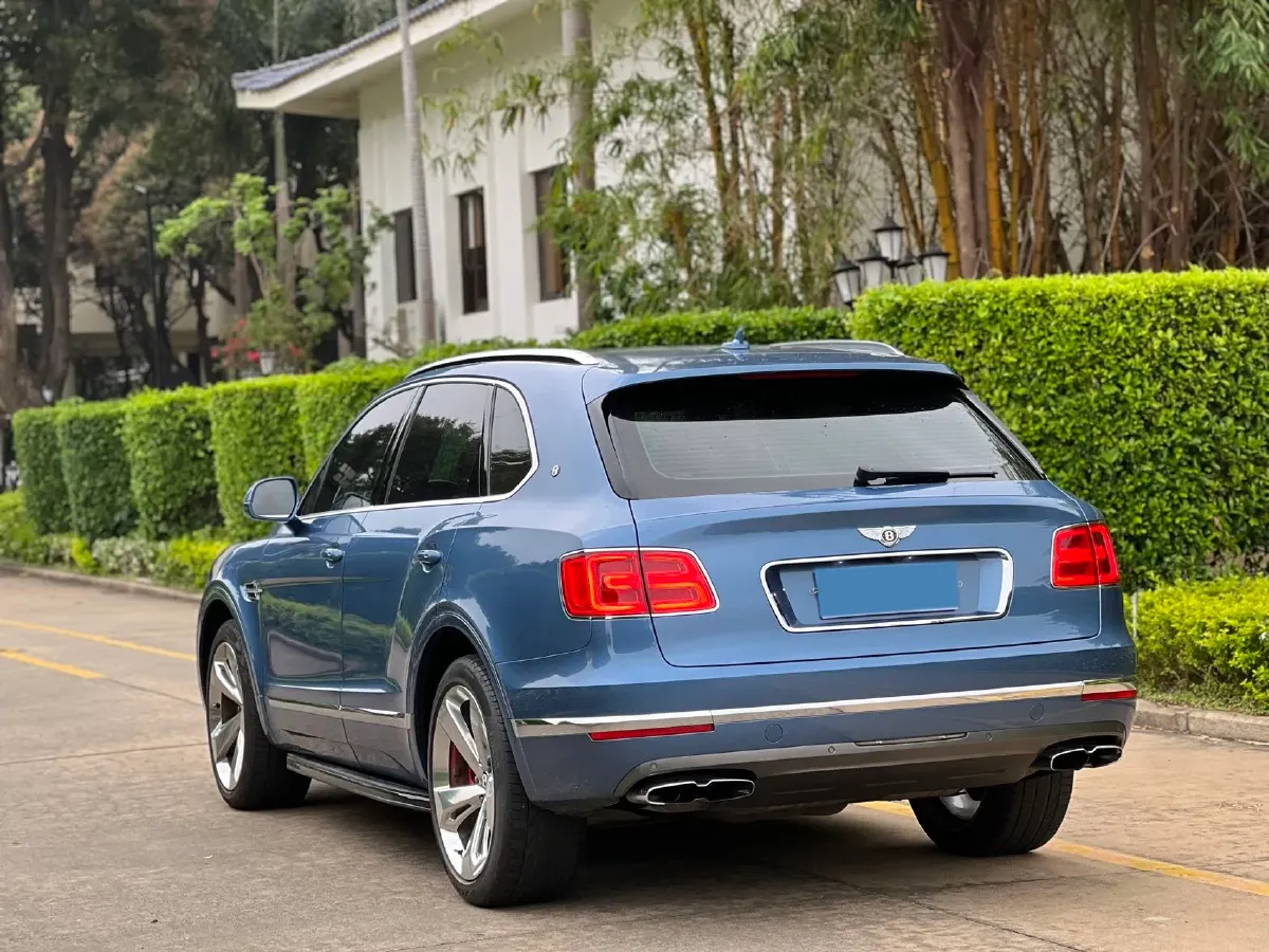 2018 Bentley Bentayga 4.0T 550HP V8 8AT,autocango,china used car exporter,china ev exporter,chinese used car exporter,chinese used ev exporter