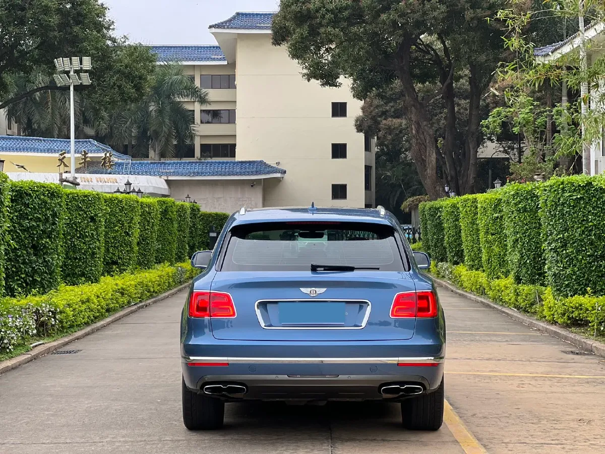 2018 Bentley Bentayga 4.0T 550HP V8 8AT,autocango,china used car exporter,china ev exporter,chinese used car exporter,chinese used ev exporter