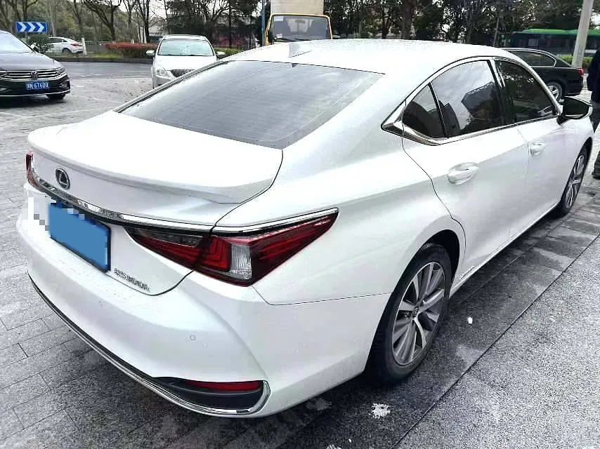 2021 Lexus ES 2.5L 178HP L4 E-CVT Hybrid,autocango,china used car exporter,china ev exporter,chinese used car exporter,chinese used ev exporter