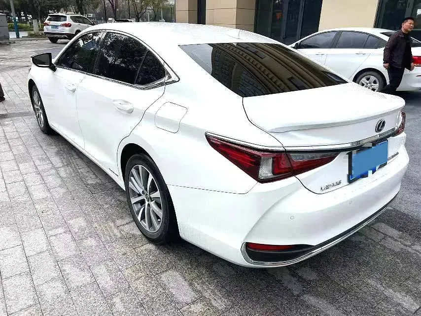 2021 Lexus ES 2.5L 178HP L4 E-CVT Hybrid,autocango,china used car exporter,china ev exporter,chinese used car exporter,chinese used ev exporter