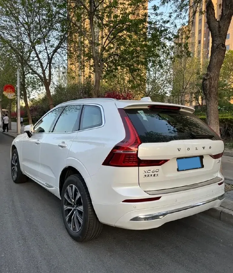 2024 Volvo XC60 2.0T 250HP L4 8AT,autocango,china used car exporter,china ev exporter,chinese used car exporter,chinese used ev exporter