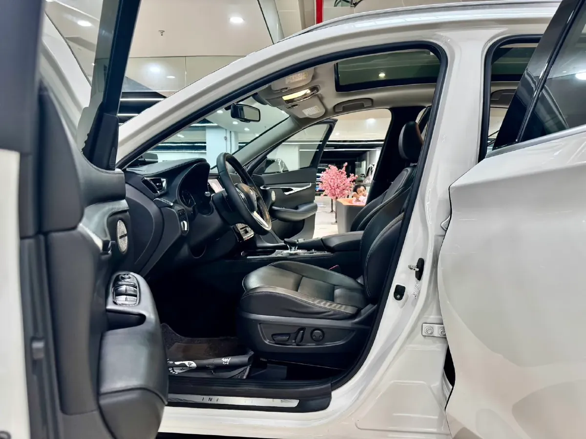 2020 Infiniti QX50 2.0T 245HP L4 CVT,autocango,china used car exporter,china ev exporter,chinese used car exporter,chinese used ev exporter