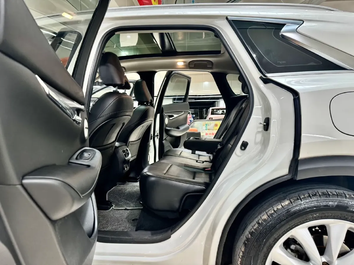 2020 Infiniti QX50 2.0T 245HP L4 CVT,autocango,china used car exporter,china ev exporter,chinese used car exporter,chinese used ev exporter