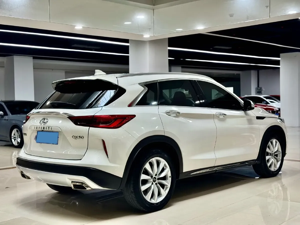 2020 Infiniti QX50 2.0T 245HP L4 CVT,autocango,china used car exporter,china ev exporter,chinese used car exporter,chinese used ev exporter