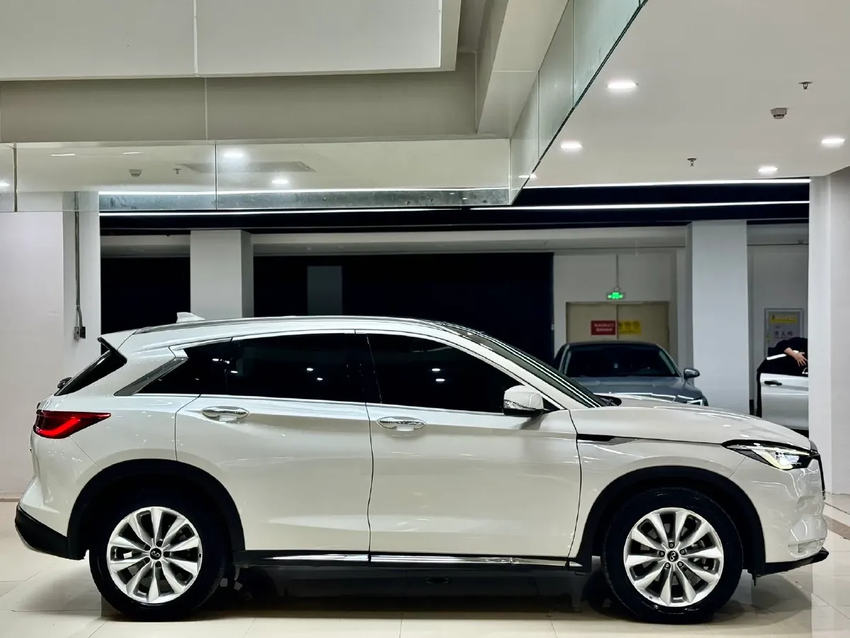 2020 Infiniti QX50 2.0T 245HP L4 CVT,autocango,china used car exporter,china ev exporter,chinese used car exporter,chinese used ev exporter