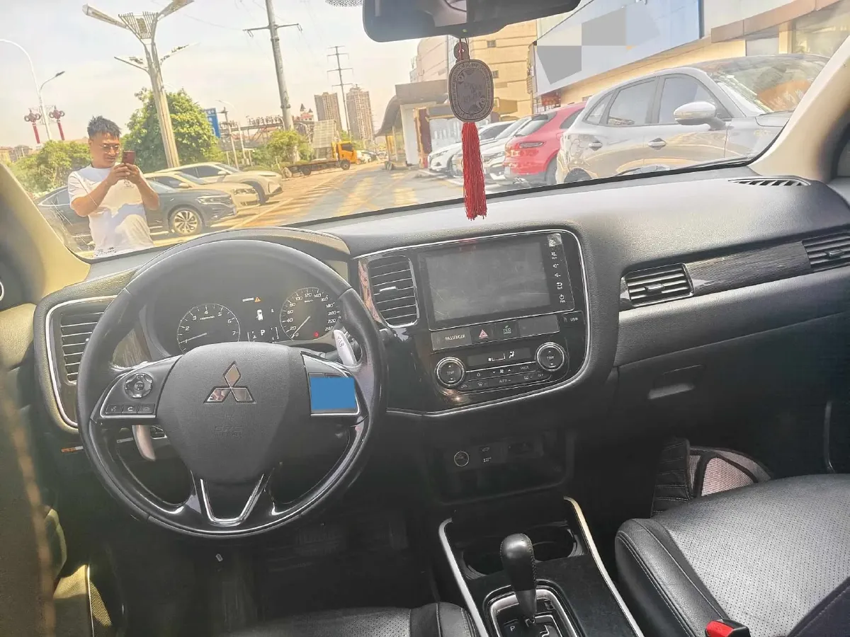2018 Mitsubishi Outlander 2.4L 192HP L4 CVT,autocango,china used car exporter,china ev exporter,chinese used car exporter,chinese used ev exporter