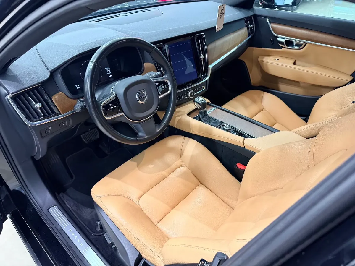 2020 Volvo S90 2.0T 254HP L4 8AT,autocango,china used car exporter,china ev exporter,chinese used car exporter,chinese used ev exporter