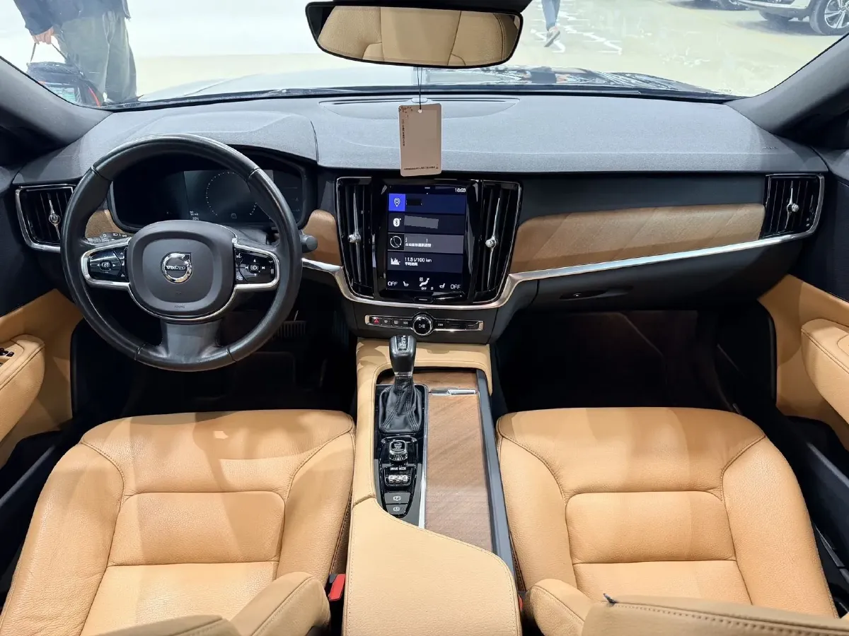 2020 Volvo S90 2.0T 254HP L4 8AT,autocango,china used car exporter,china ev exporter,chinese used car exporter,chinese used ev exporter
