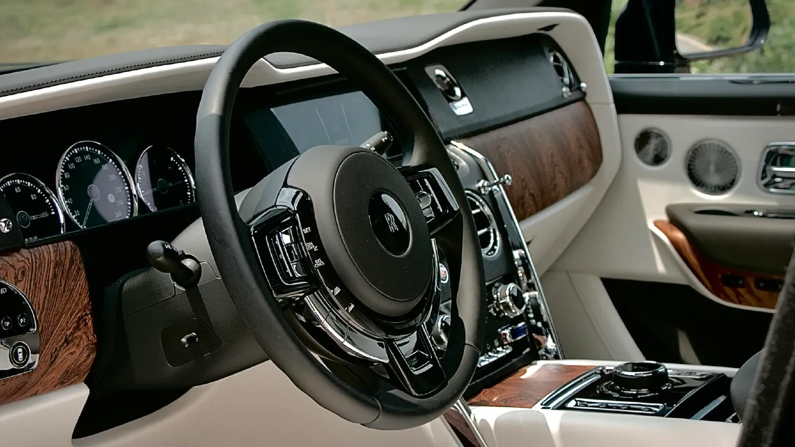 2024 Rolls-Royce Cullinan 6.7T 571HP V12 8AT,autocango,china used car exporter,china ev exporter,chinese used car exporter,chinese used ev exporter