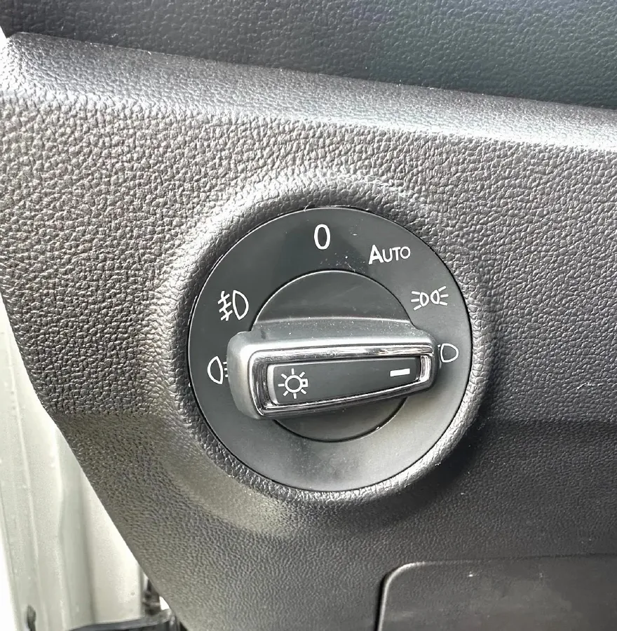 2021 Volkswagen T-Roc 1.4T 150HP L4 7DCT,autocango,china used car exporter,china ev exporter,chinese used car exporter,chinese used ev exporter