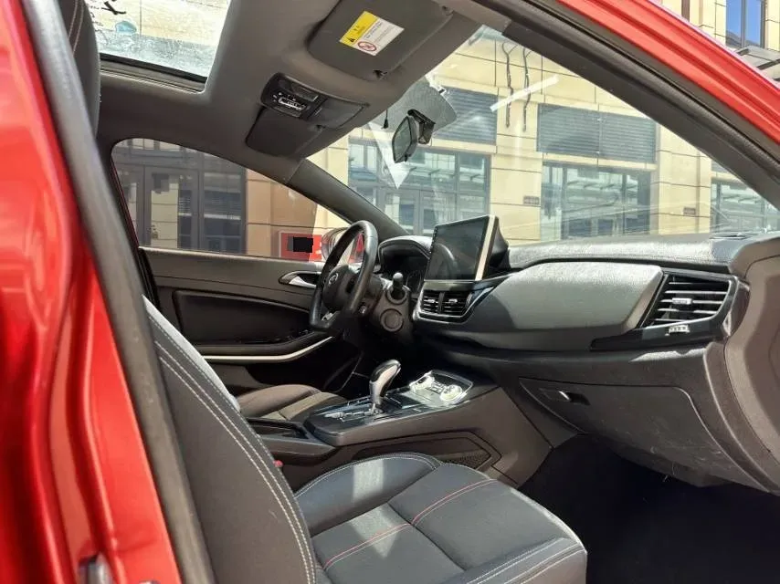 2018 Landwind XiaoYao 1.5T 163HP L4 CVT,autocango,china used car exporter,china ev exporter,chinese used car exporter,chinese used ev exporter