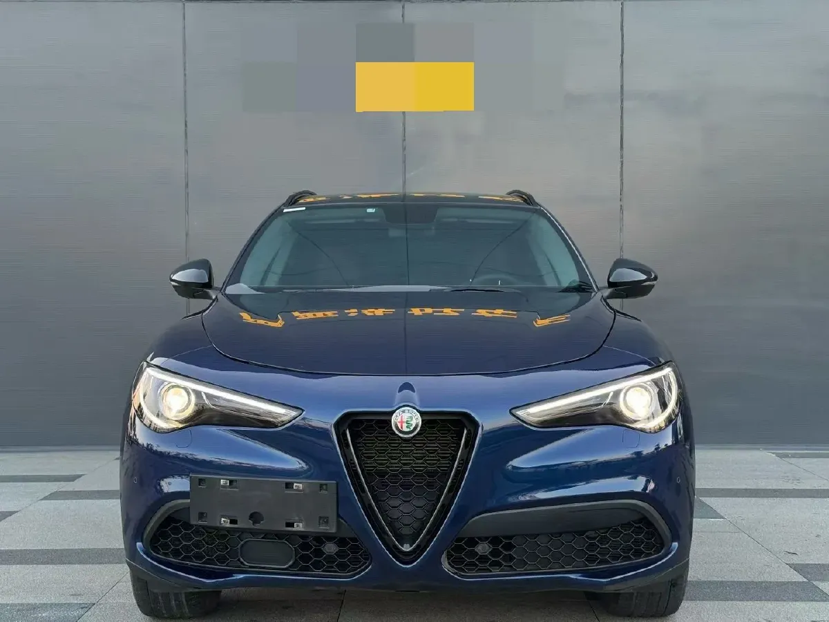 2019 Alfa Romeo Stelvio 2.0T 280HP L4 8AT,autocango,china used car exporter,china ev exporter,chinese used car exporter,chinese used ev exporter
