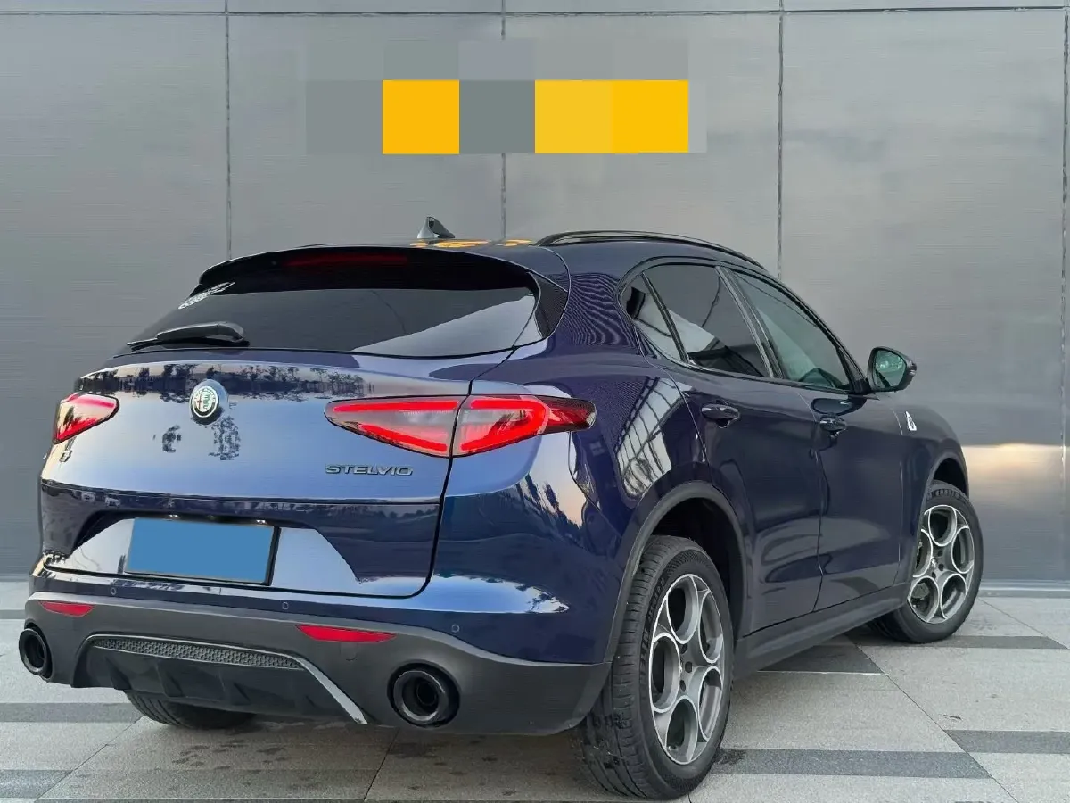 2019 Alfa Romeo Stelvio 2.0T 280HP L4 8AT,autocango,china used car exporter,china ev exporter,chinese used car exporter,chinese used ev exporter