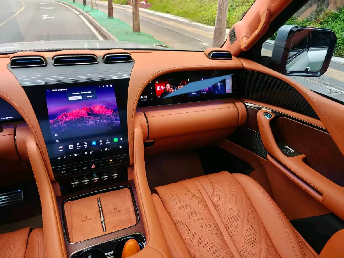 2023 YangWang U8 2.0T 272HP L4 REEV 49.05KWH,autocango,china used car exporter,china ev exporter,chinese used car exporter,chinese used ev exporter
