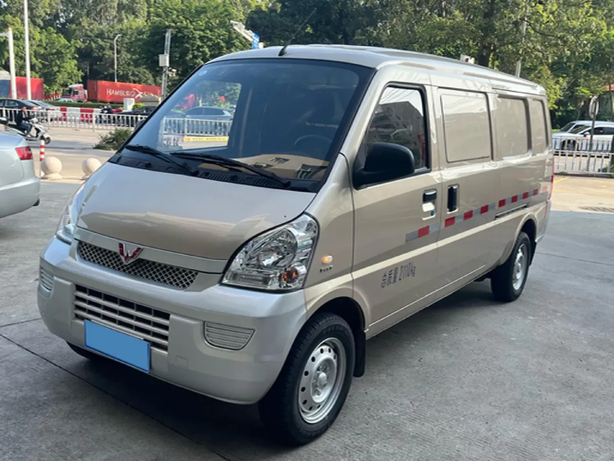 2021 WuLing RongGuang 1.5L 99HP L4 5MT,autocango,china used car exporter,china ev exporter,chinese used car exporter,chinese used ev exporter