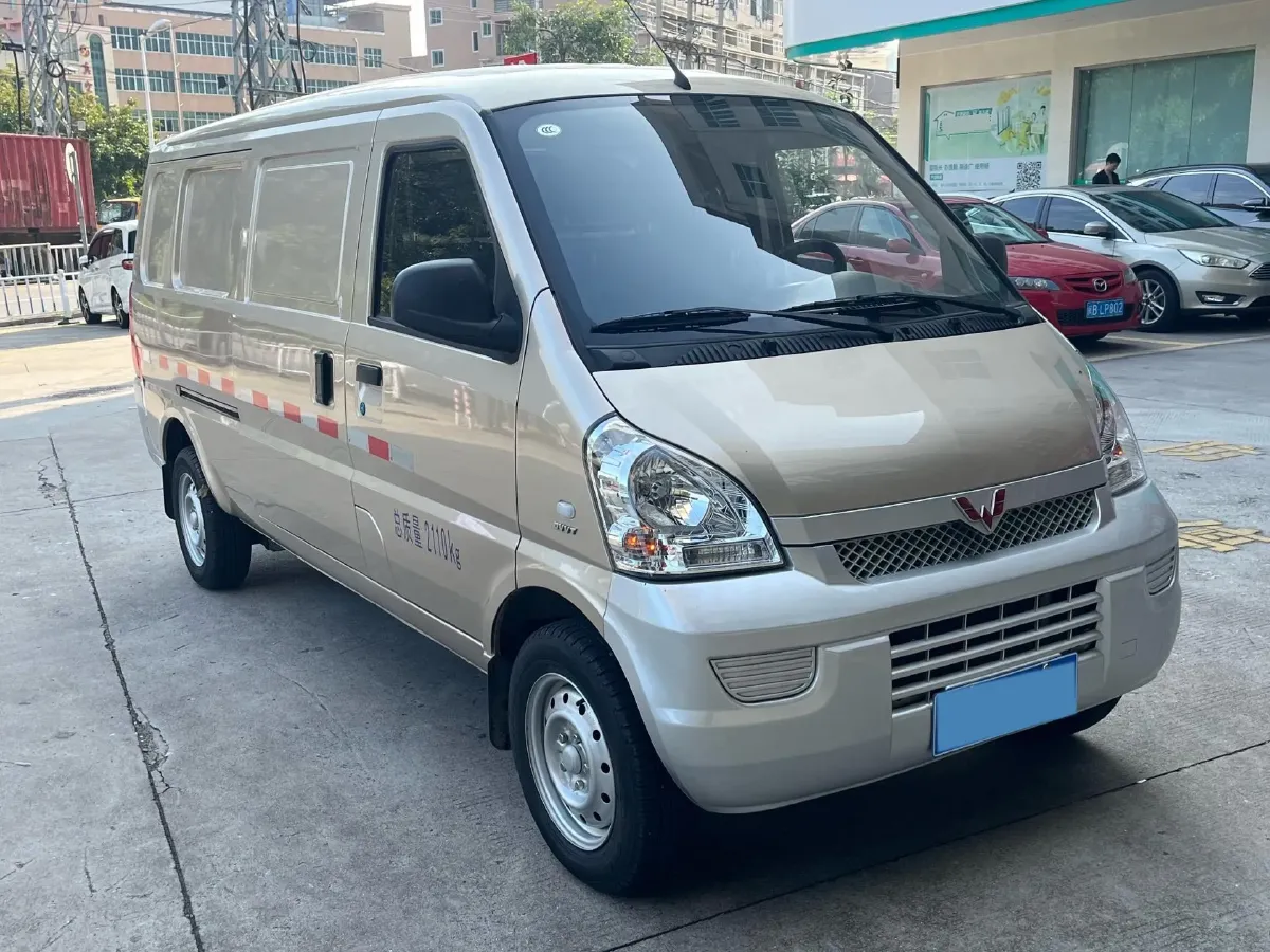 2021 WuLing RongGuang 1.5L 99HP L4 5MT,autocango,china used car exporter,china ev exporter,chinese used car exporter,chinese used ev exporter